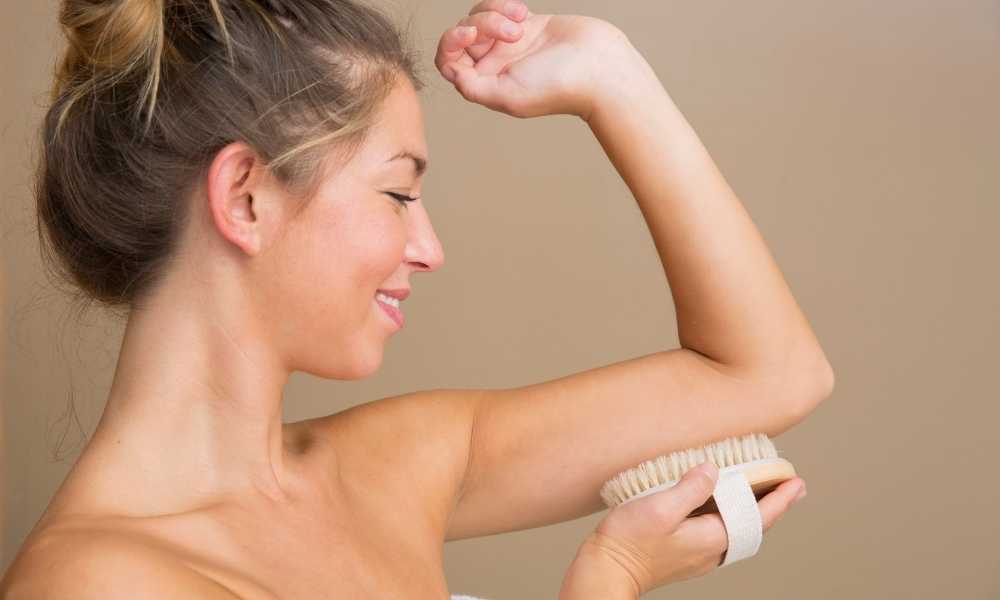 Dry Brushing: A Step-By-Step Overview + The 3 Best Skin Advantages